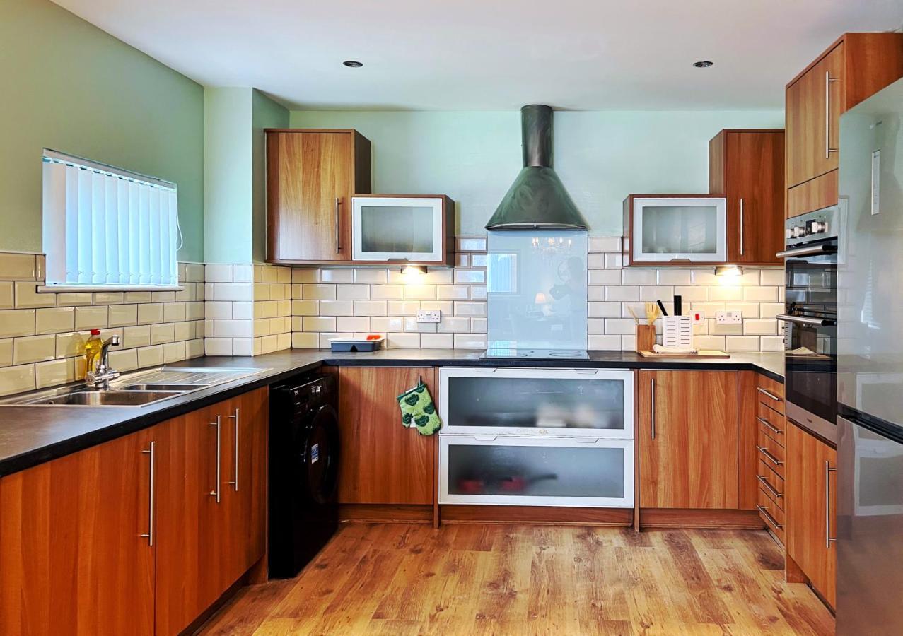 Апартаменти Retro Seaside Apt With Patio Свонсі Екстер'єр фото
